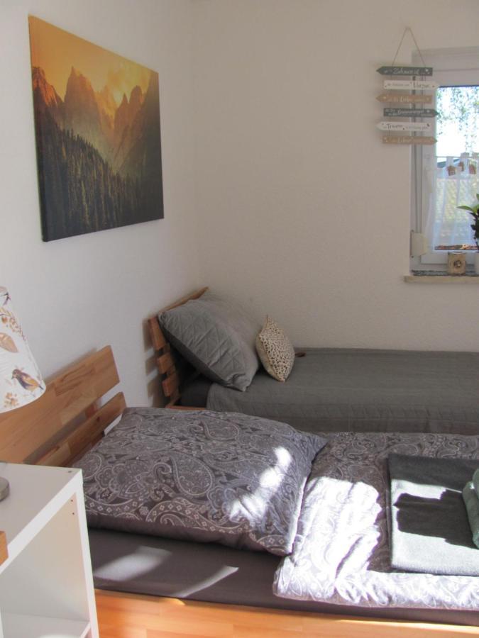 #1Gemuetliches Ruhiges Sonniges Balkonzimmer Mit Gemeinschaftsbad W-Lan Airport Nah Late Night Check In Haus Nr 9,5 Trunkelsberg エクステリア 写真